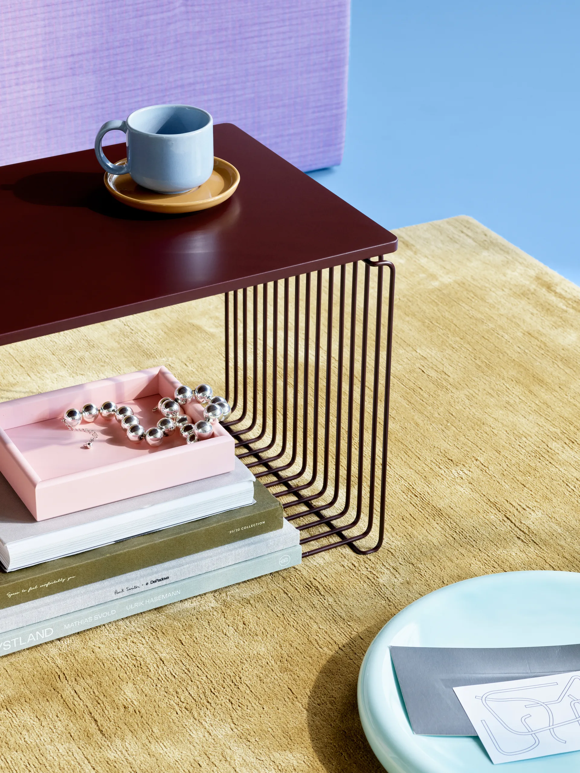 Panton Wire toppskiva 70,1x34,8 cm, Black red Montana