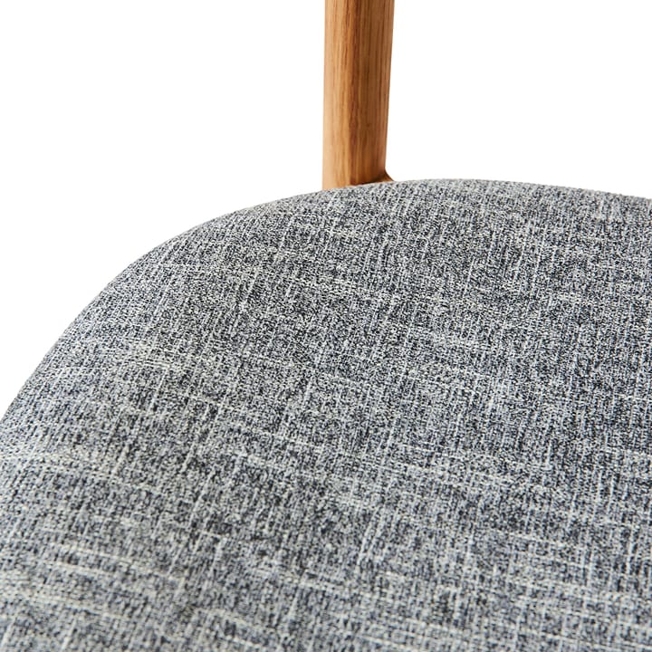 Tetra stol med klädd sits - Betongfärgat tyg-naturoljad ek - MUUBS