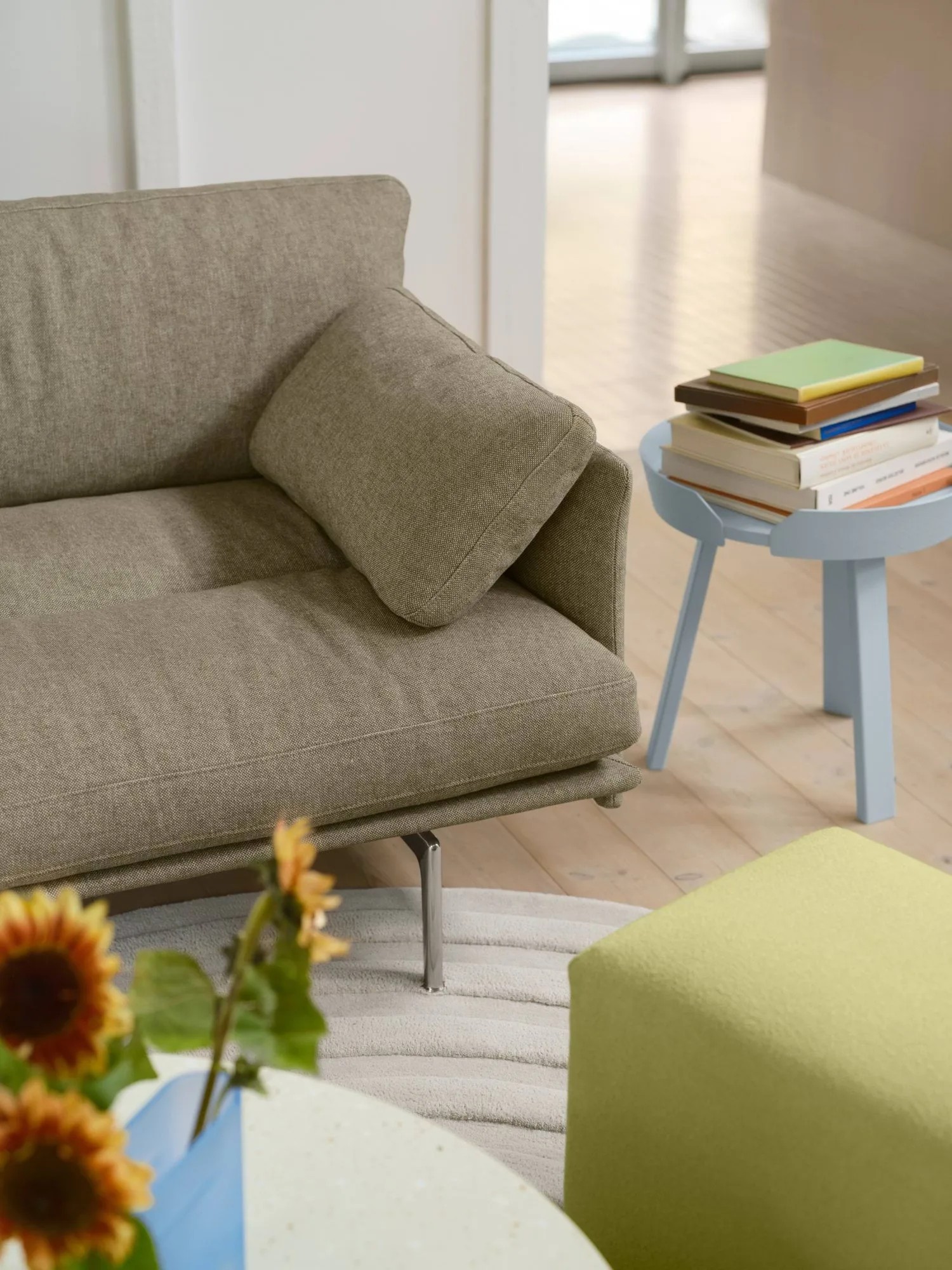 Around sidobord small, Light blue Muuto