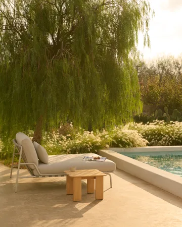 Assemble soffbord - Teak, 55x55 cm - Muuto