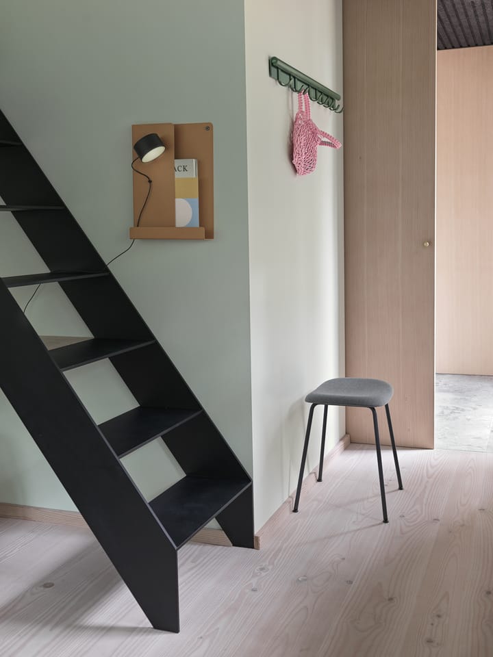 Coil klädhängare 100 cm, Dark green Muuto