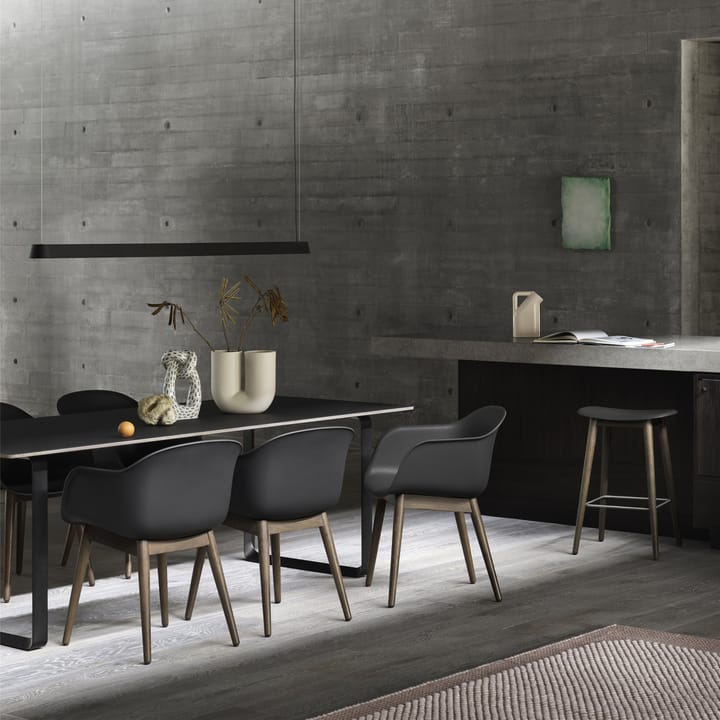 Fiber Armchair med träben, Black-Stained dark brown Muuto