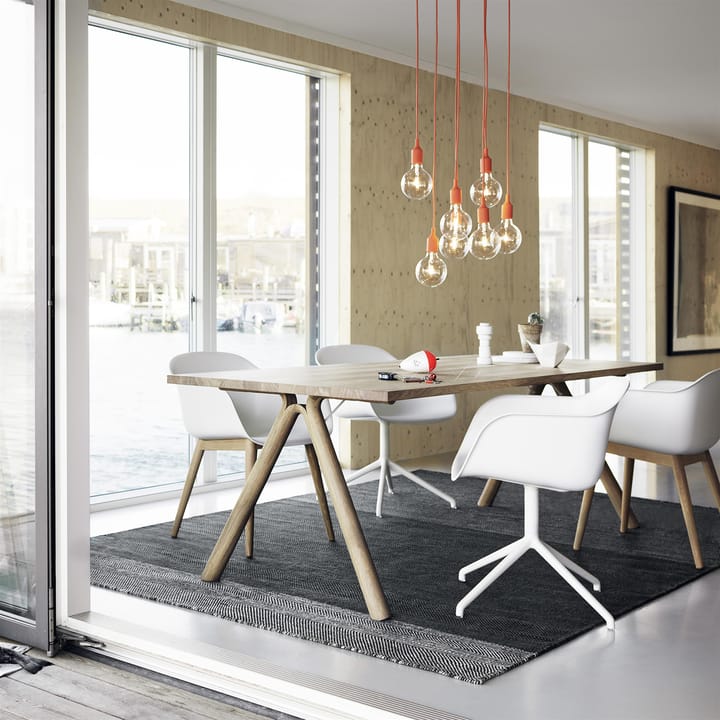 Fiber Armchair med träben, Natural white-Oak Muuto