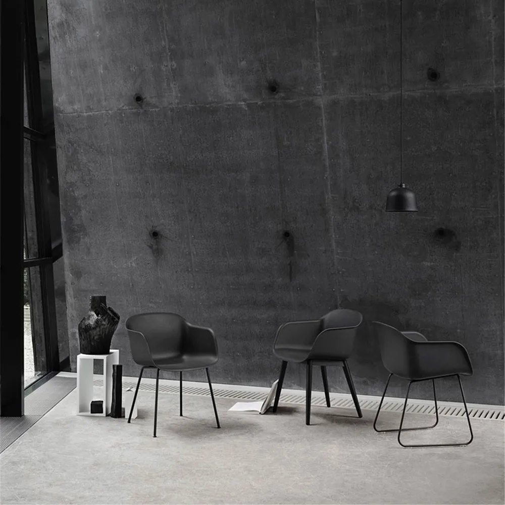 Fiber karmstol träben, läder stone, brunbetsade ekben Muuto