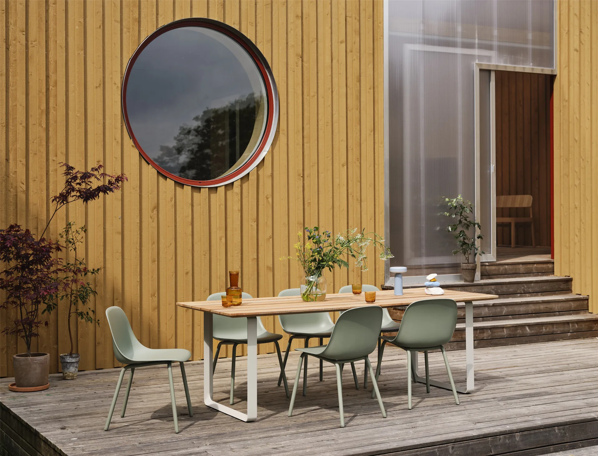 Fiber Outdoor side chair stol med stålben, Dusty green Muuto