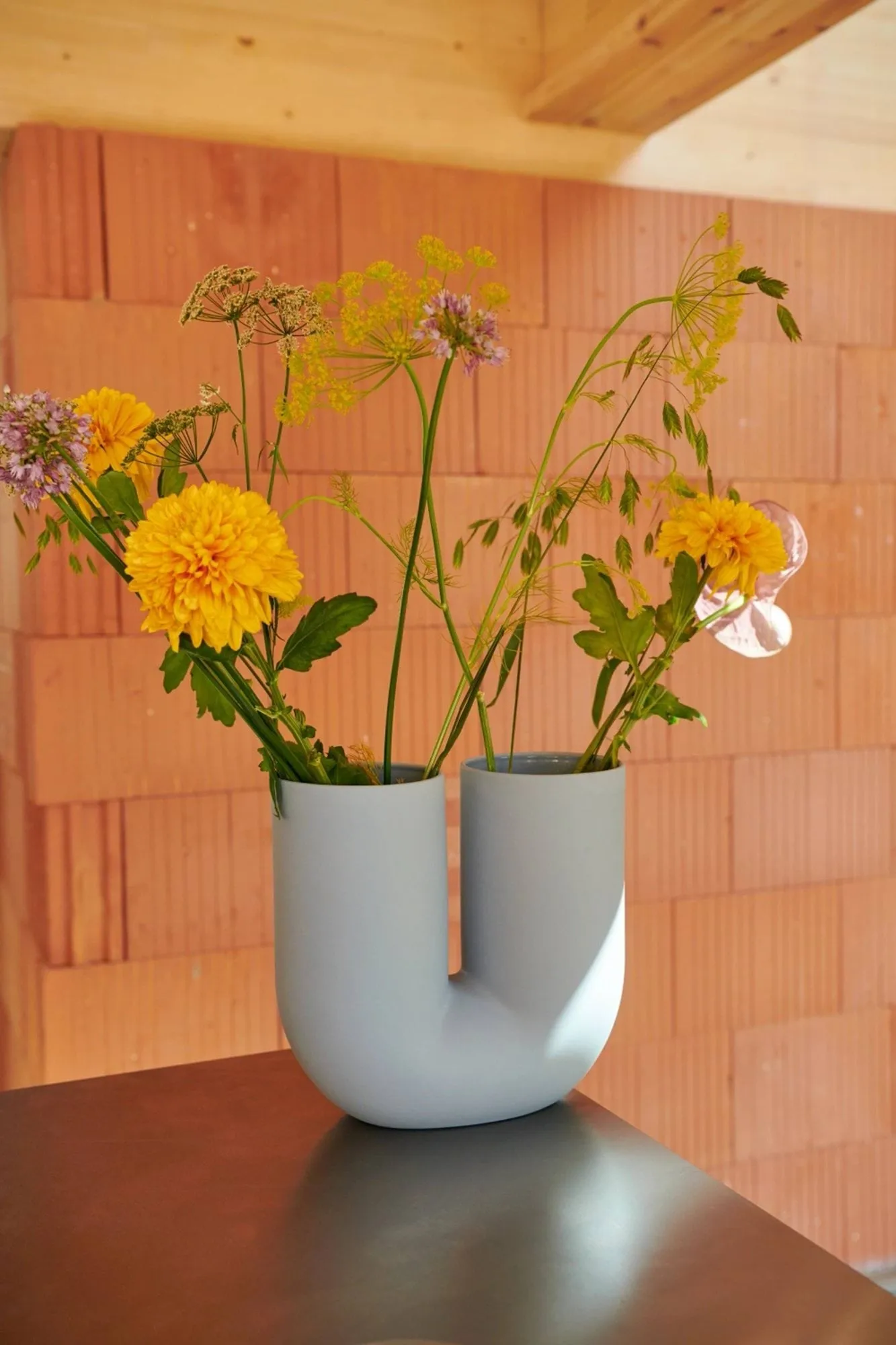 Kink vas 26 cm, Ljusblå Muuto
