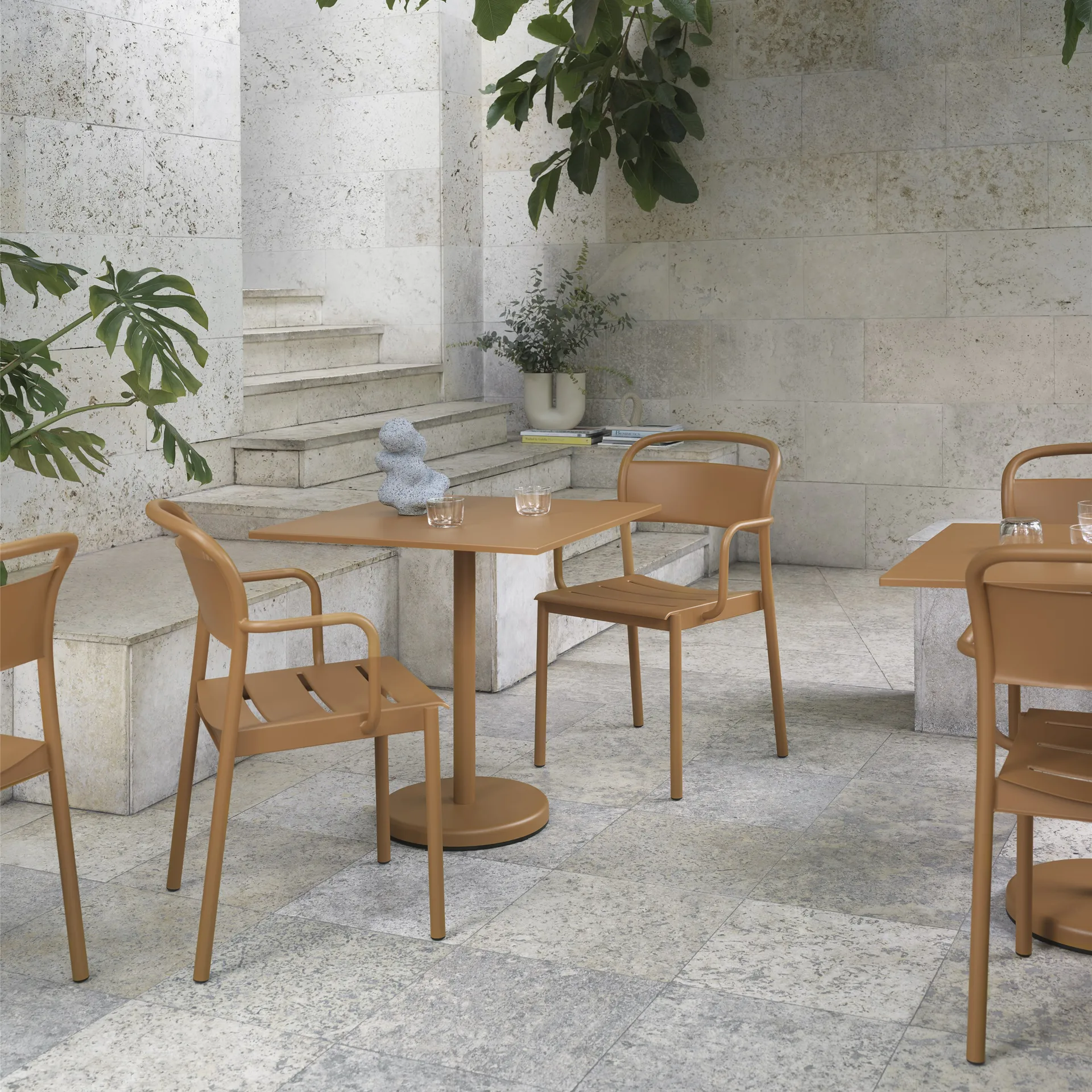 Linear steel armchair karmstol, Burnt orange Muuto