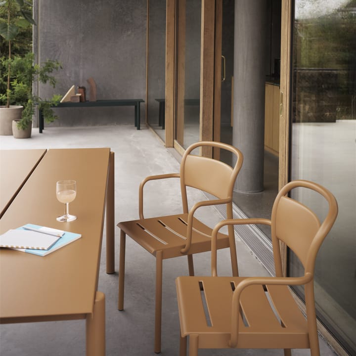 Linear steel armchair karmstol, Burnt orange Muuto