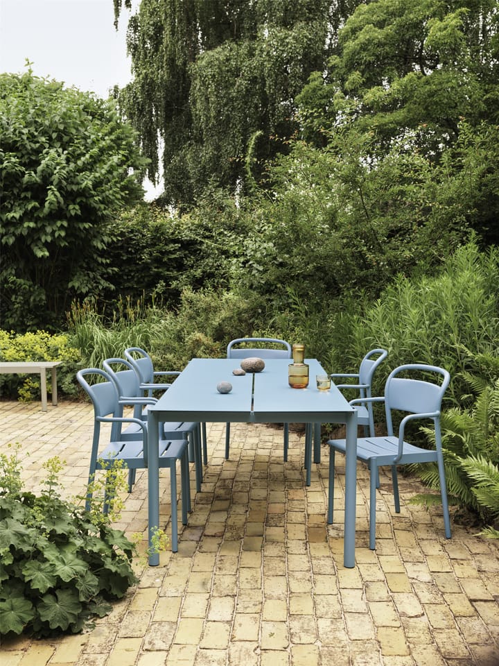 Linear steel armchair karmstol, Pale blue Muuto