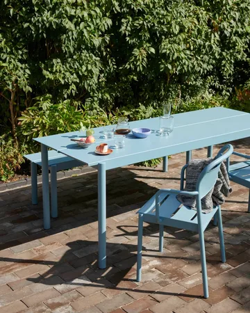 Linear steel armchair karmstol - Pale blue - Muuto