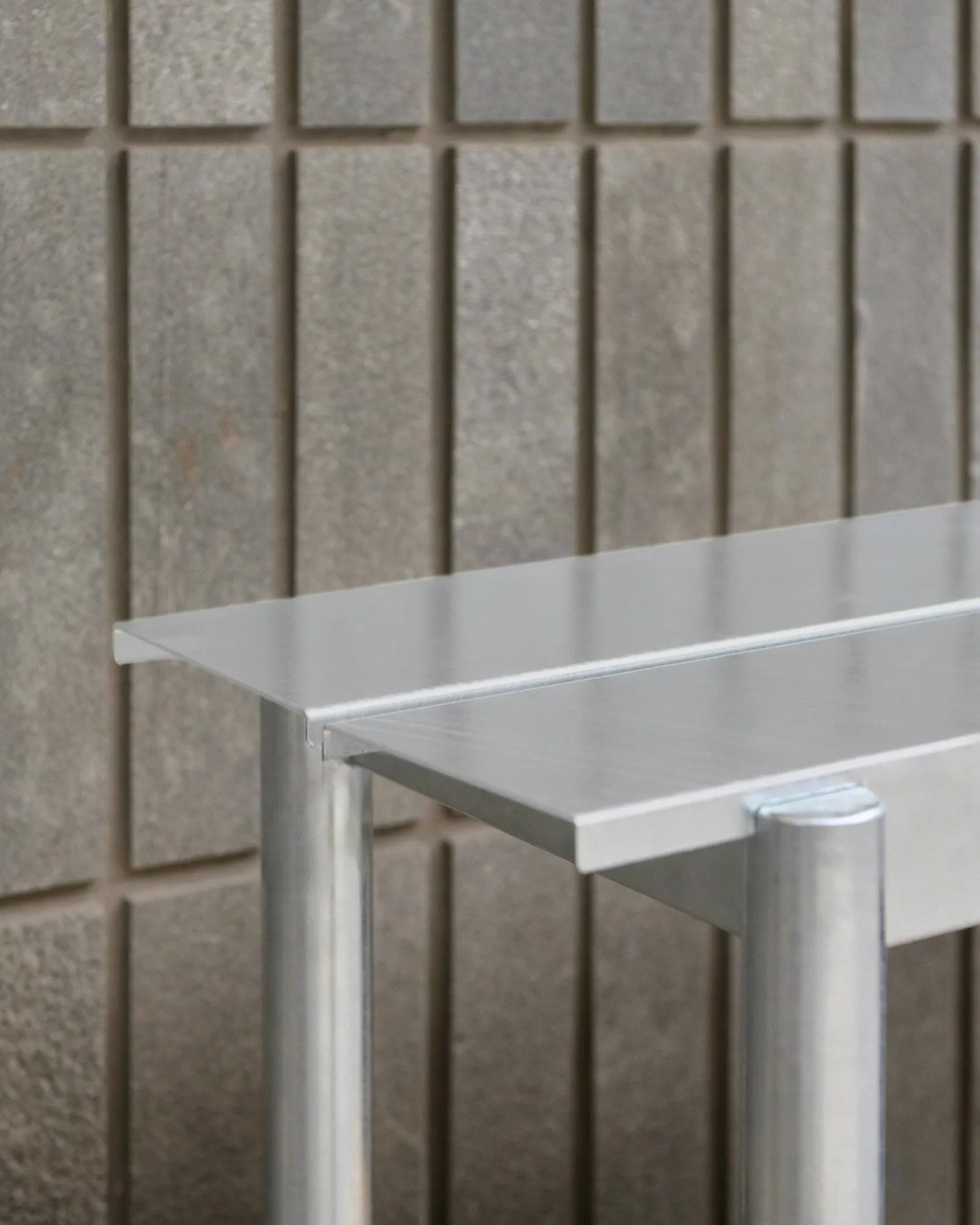 Linear steel bench bänk 110x34 cm, Warm galvanized steel Muuto