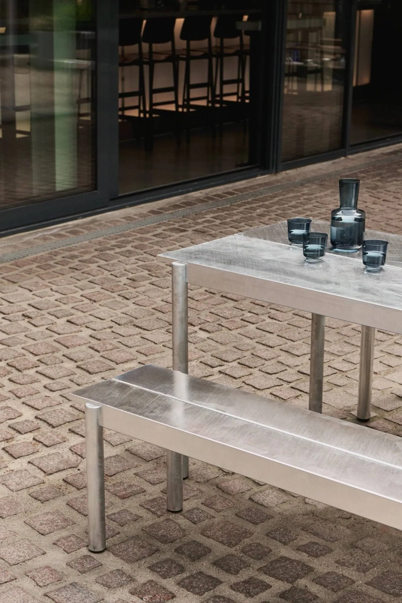 Linear Steel bord 140x75 cm, Warm galvanized steel Muuto