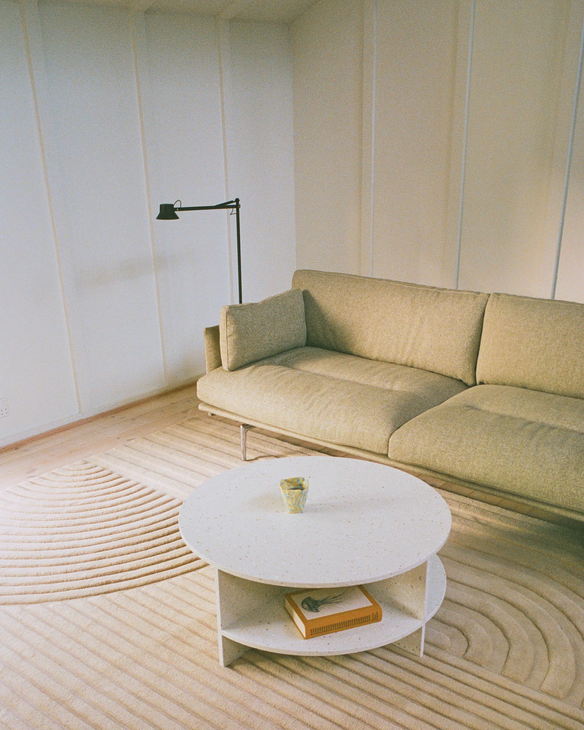 Outline Soft soffa, Clay 15-aluminiumben, 3-sits Muuto