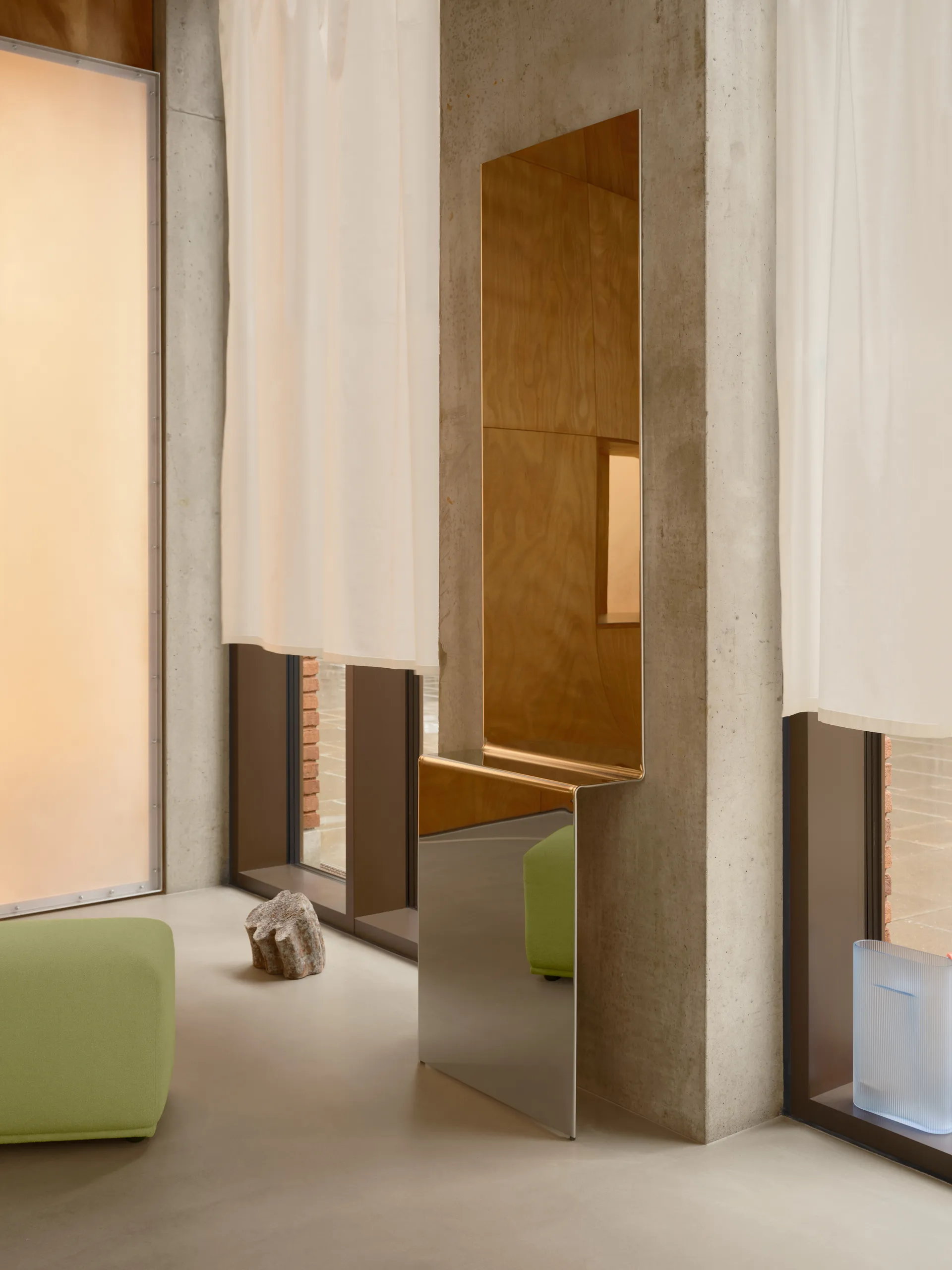 Pleat väggspegel, Polerat stål, 227x57 cm Muuto