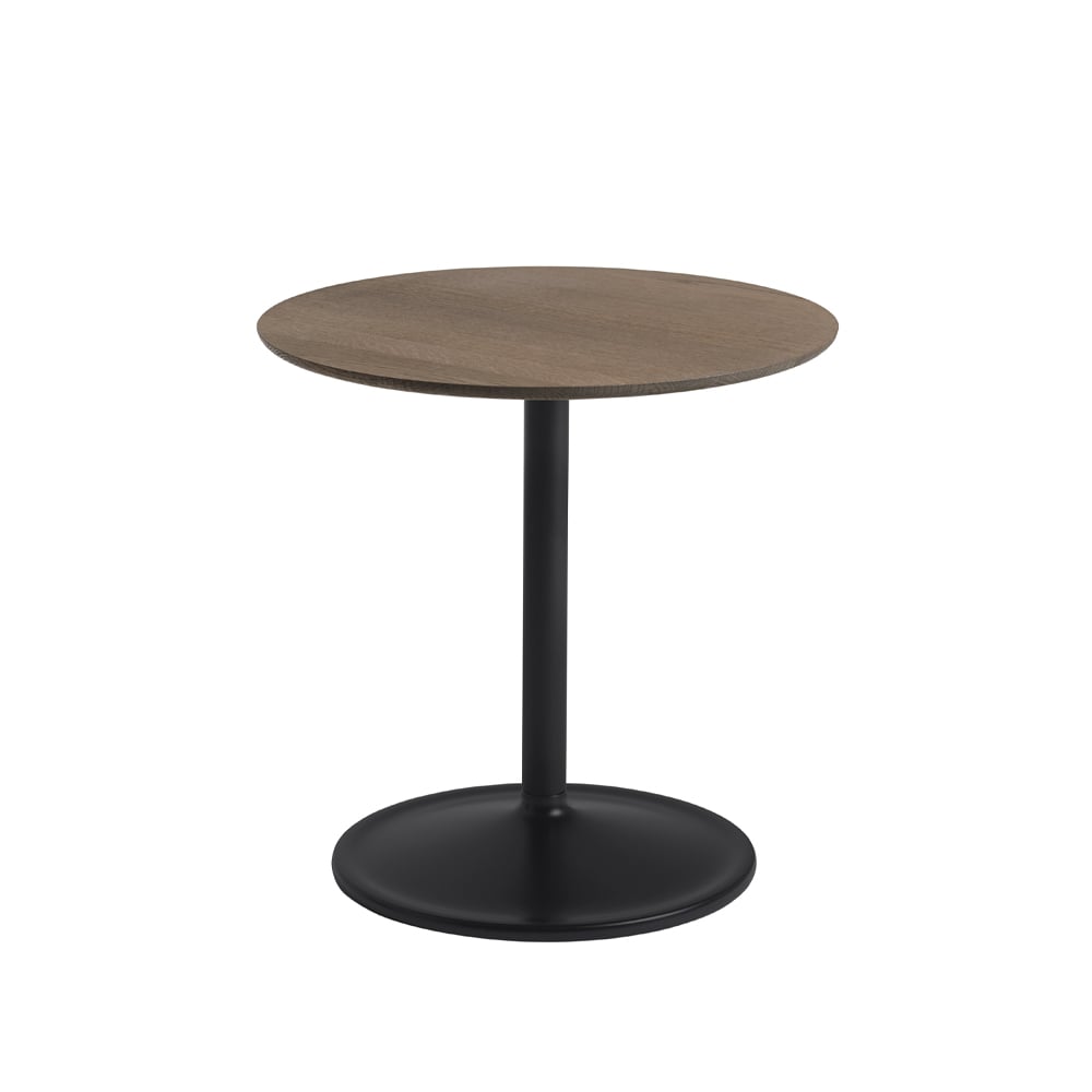 Muuto Soft sidobord o48cm oak-Black H: 48 cm | Skandinavisk Design | Avlastningsbord & Sidobord | Beige