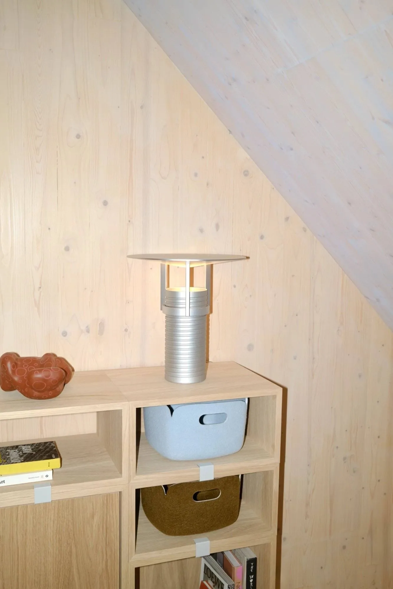 Stacked förvaringssystem med ryggskiva medium, Oak Muuto
