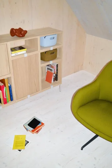 Stacked förvaringssystem med ryggskiva medium - Oak - Muuto