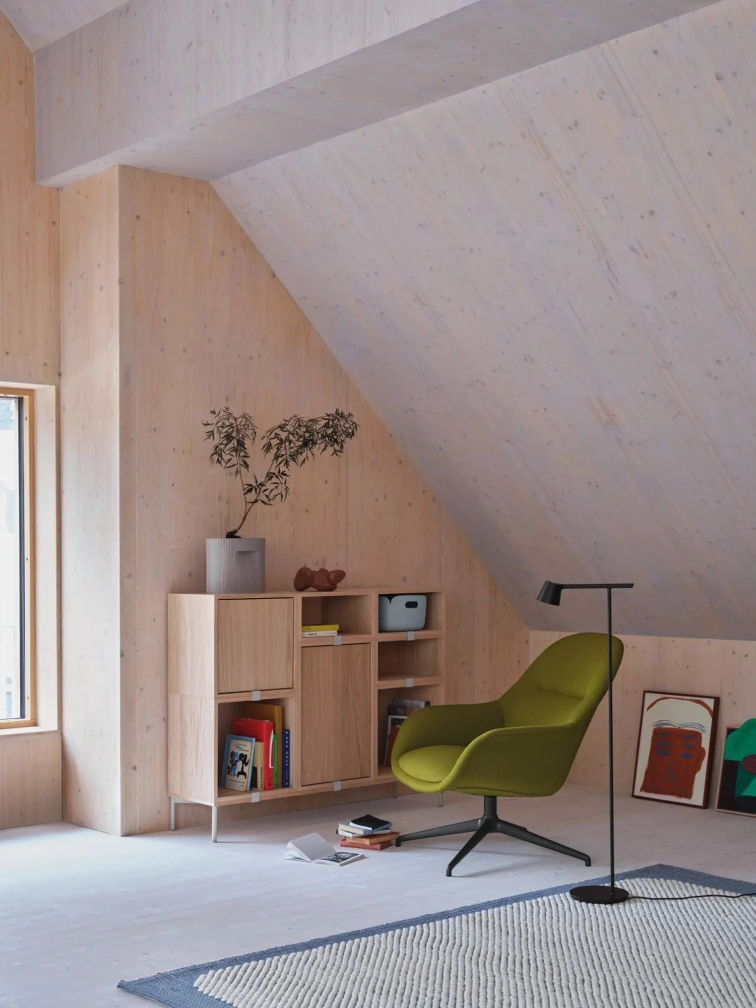 Stacked förvaringssystem small med ryggskiva, Oak Muuto