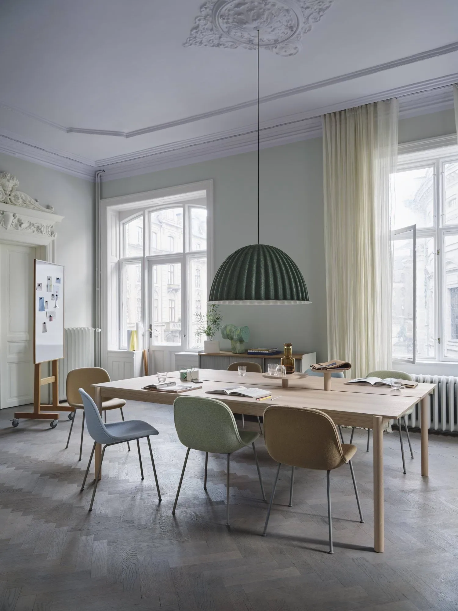 Under the bell taklampa Ø55 cm, Blue grey Muuto