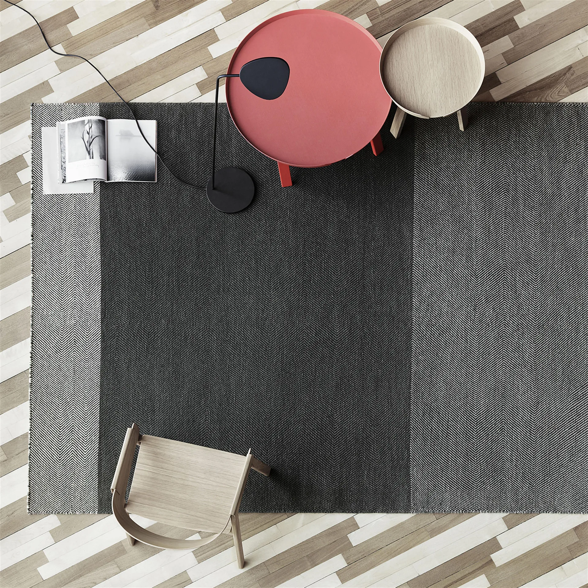 Varjo matta 200x300 cm, mörkgrå Muuto