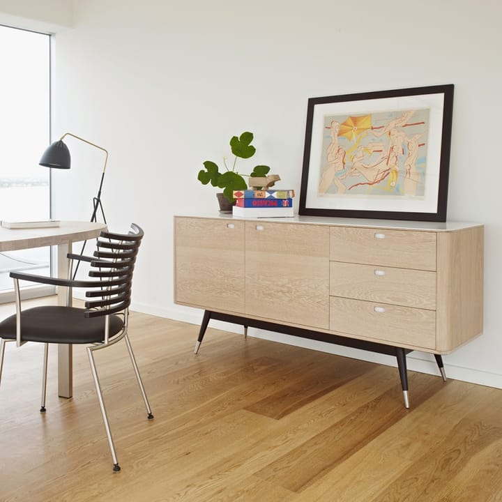 AK 2630 sideboard, valnöt olja/vit, corian topp Naver Collection