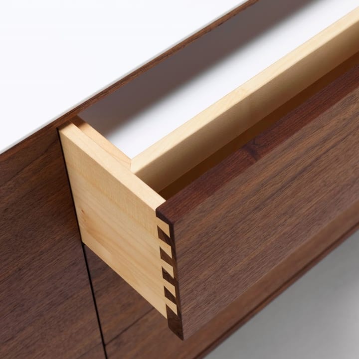 AK 2630 sideboard, valnöt olja/vit, corian topp Naver Collection