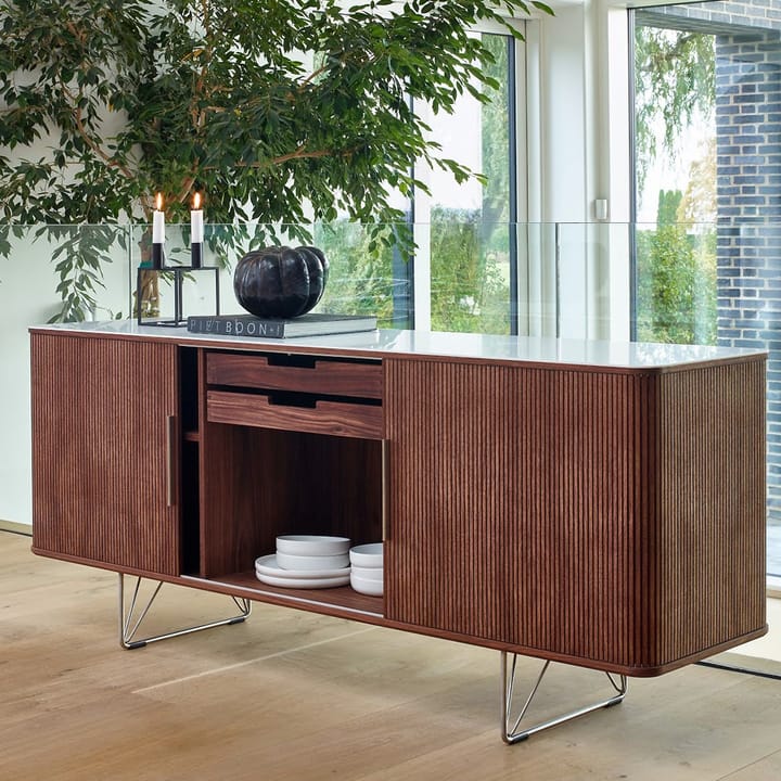 AK 2730 skänk, valnöt olja, corian top, stålstativ Naver Collection