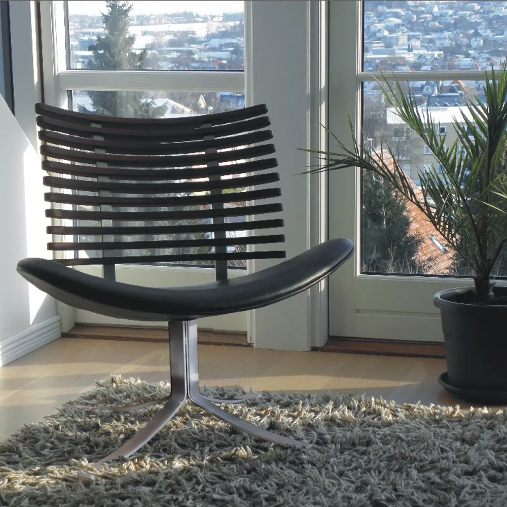 Gepard GM 4175 loungefåtölj, läder select svart, oljad ekrygg, rostfritt stålstativ Naver Collection