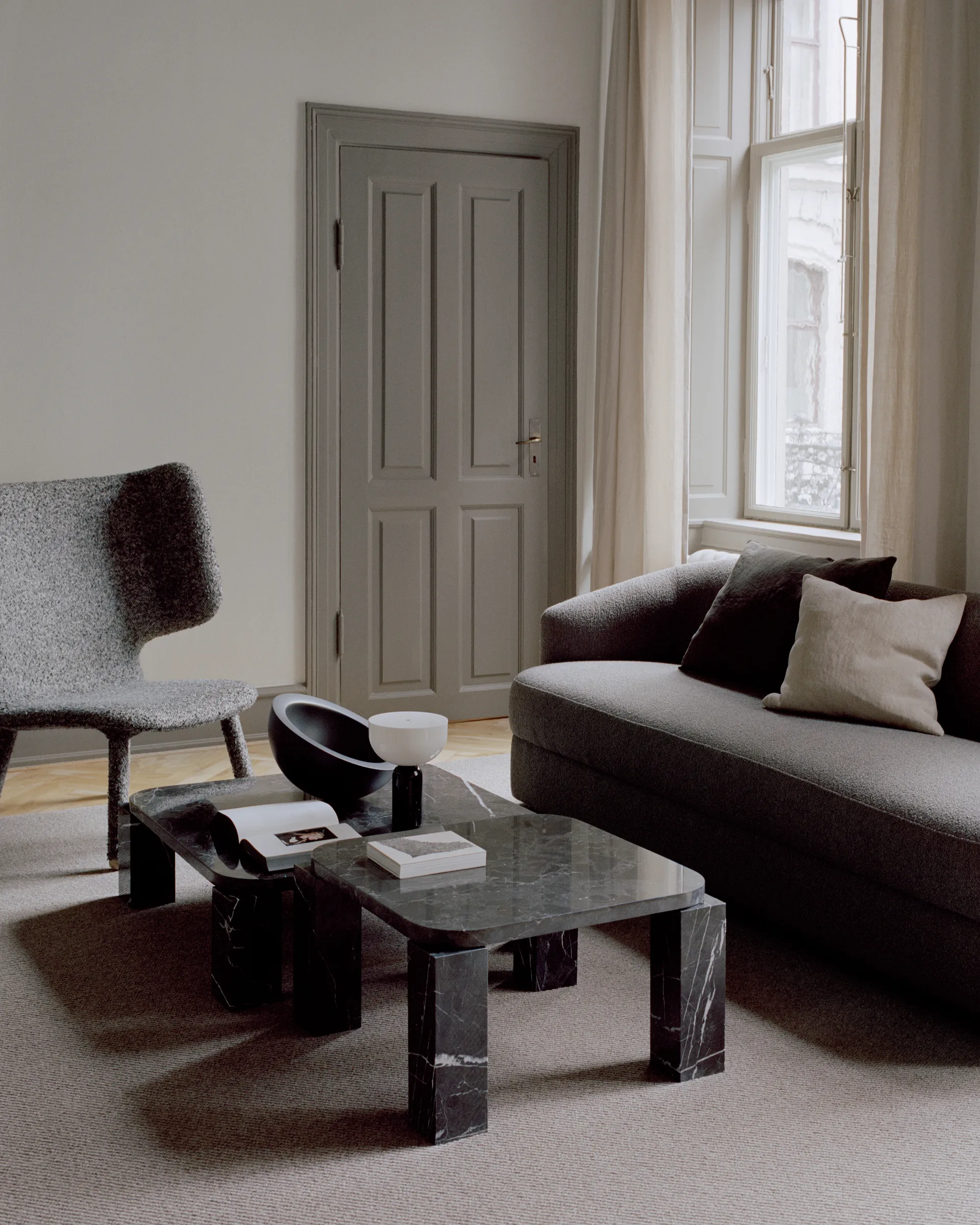 Atlas soffbord 82x82 cm, Costa Black marble New Works