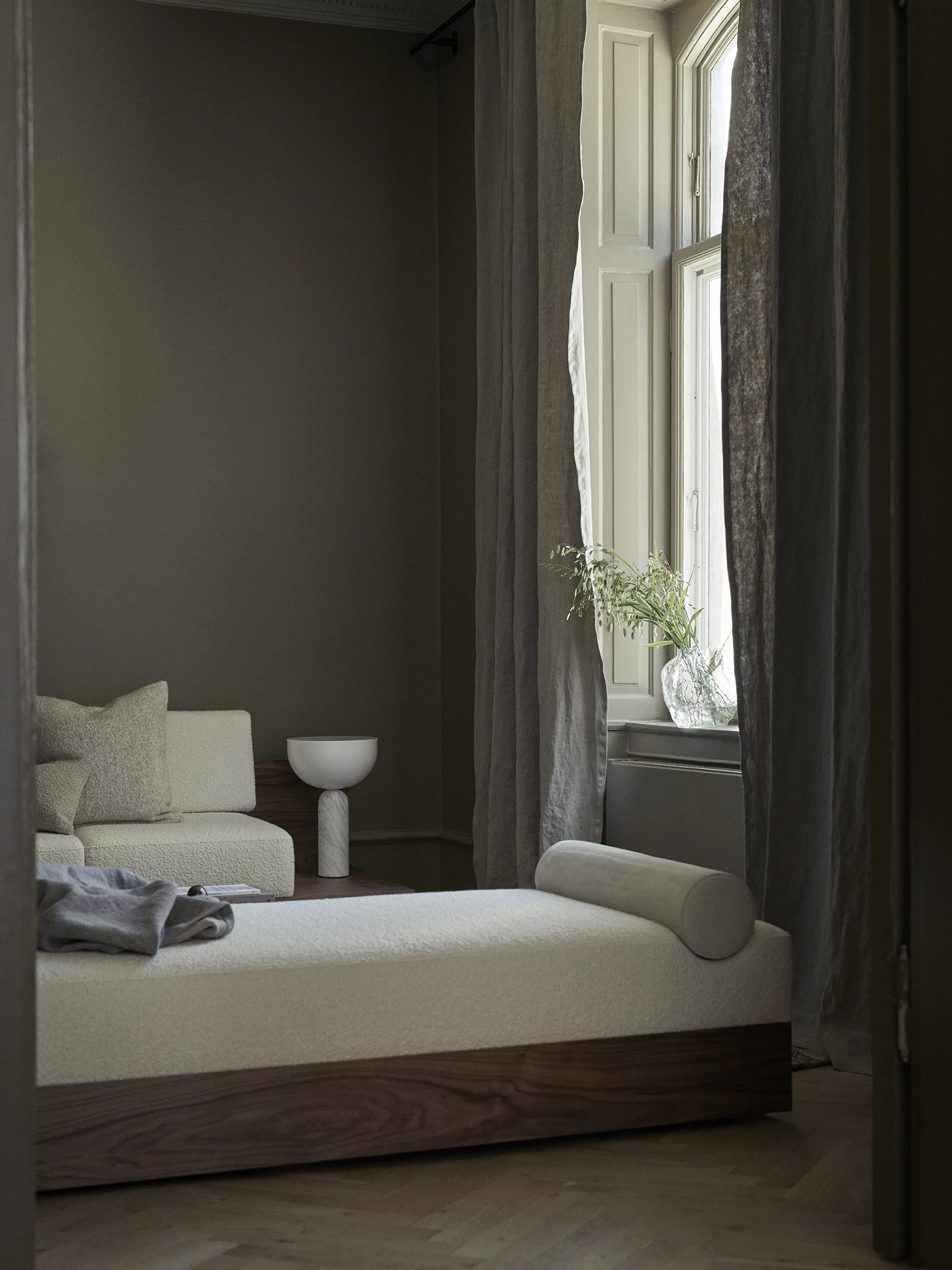 Dagbädd Mass 200x75x51 cm, Karakorum ivory 001-walnut New Works