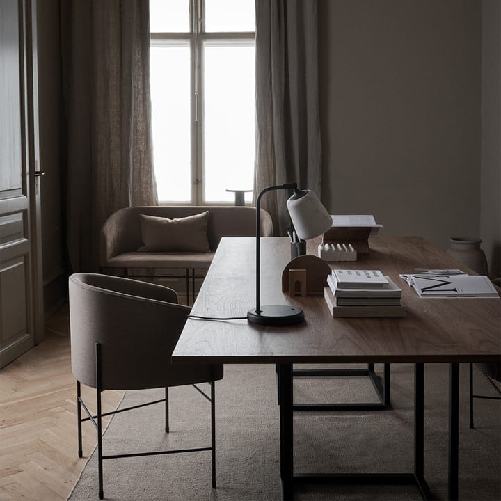 Florence matbord rektangulärt, walnut, svart stativ New Works
