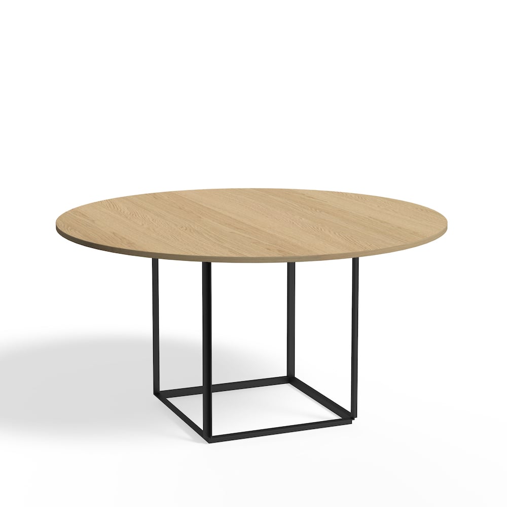 New Works Florence matbord runt natural oak, o145 cm, svart stativ