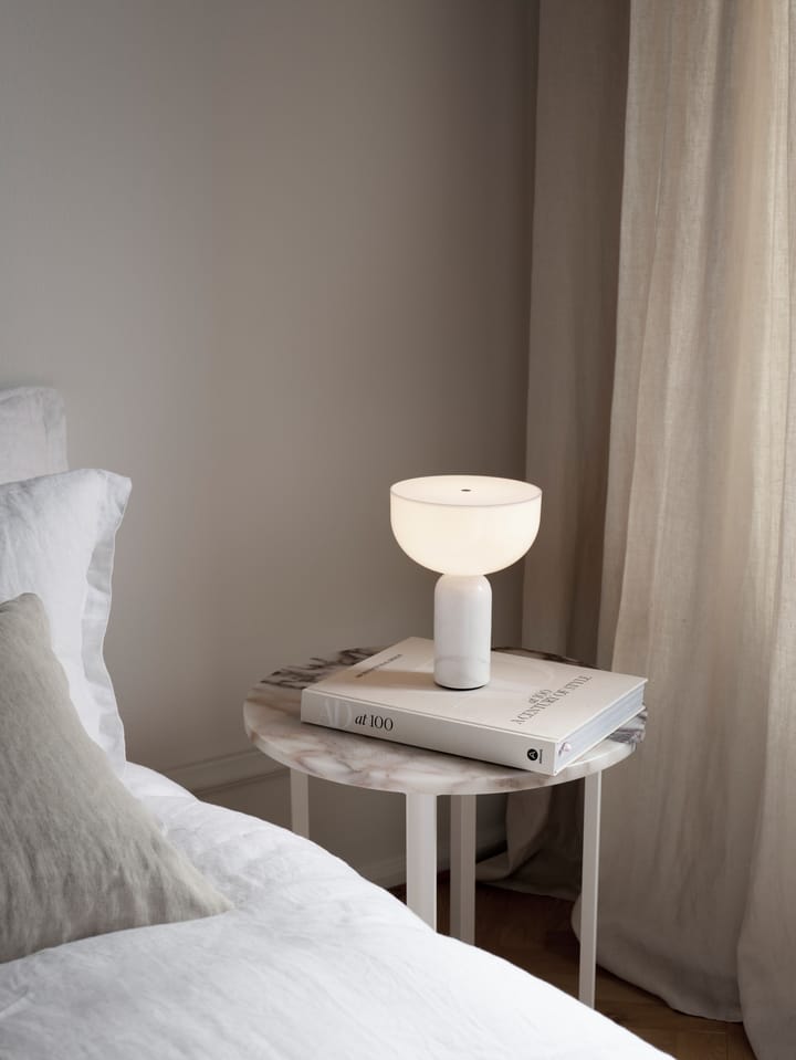 Kizu portable bordslampa - White marble - New Works