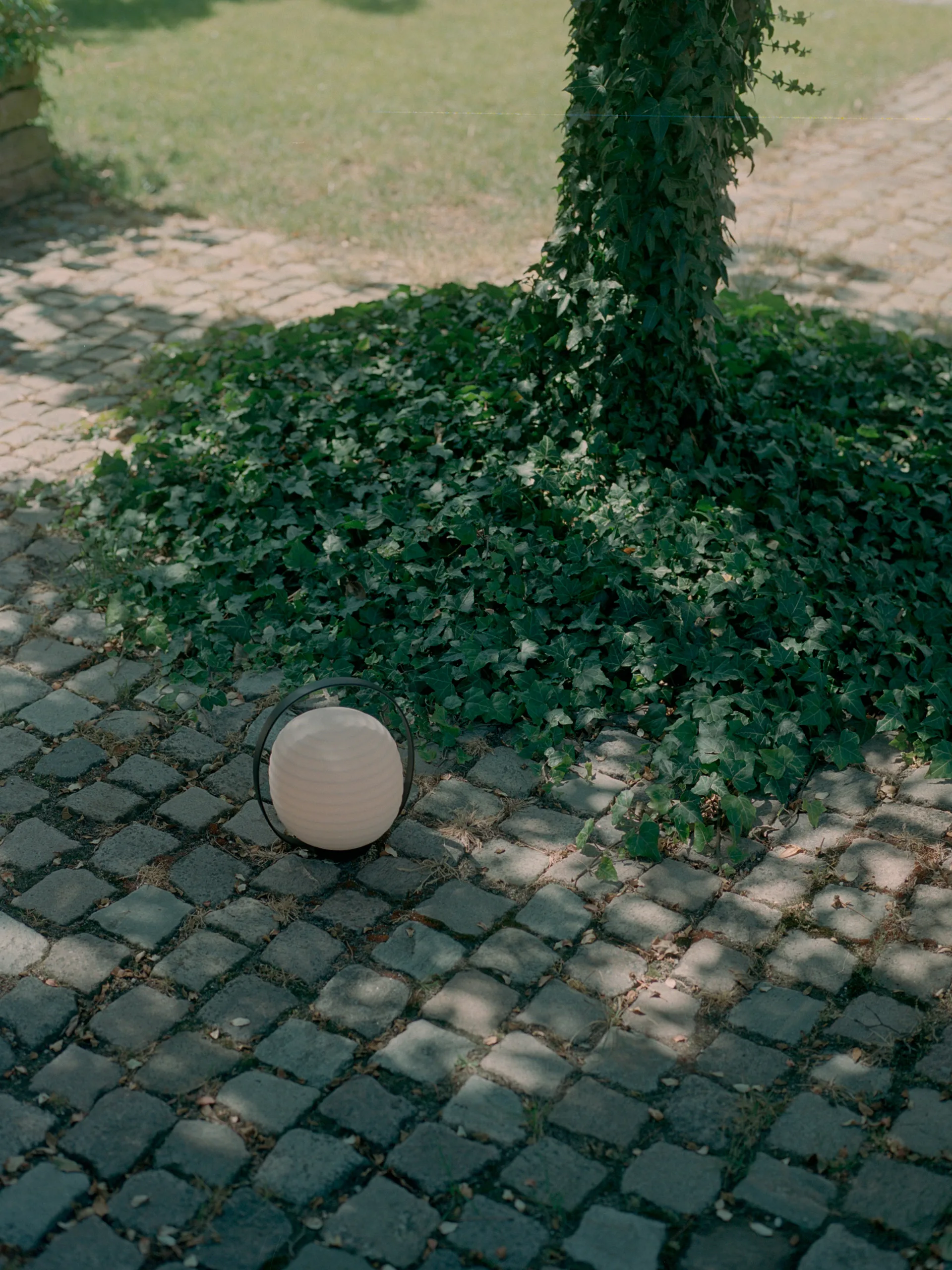 Lantern portabel bordslampa 23x18 cm, Black New Works