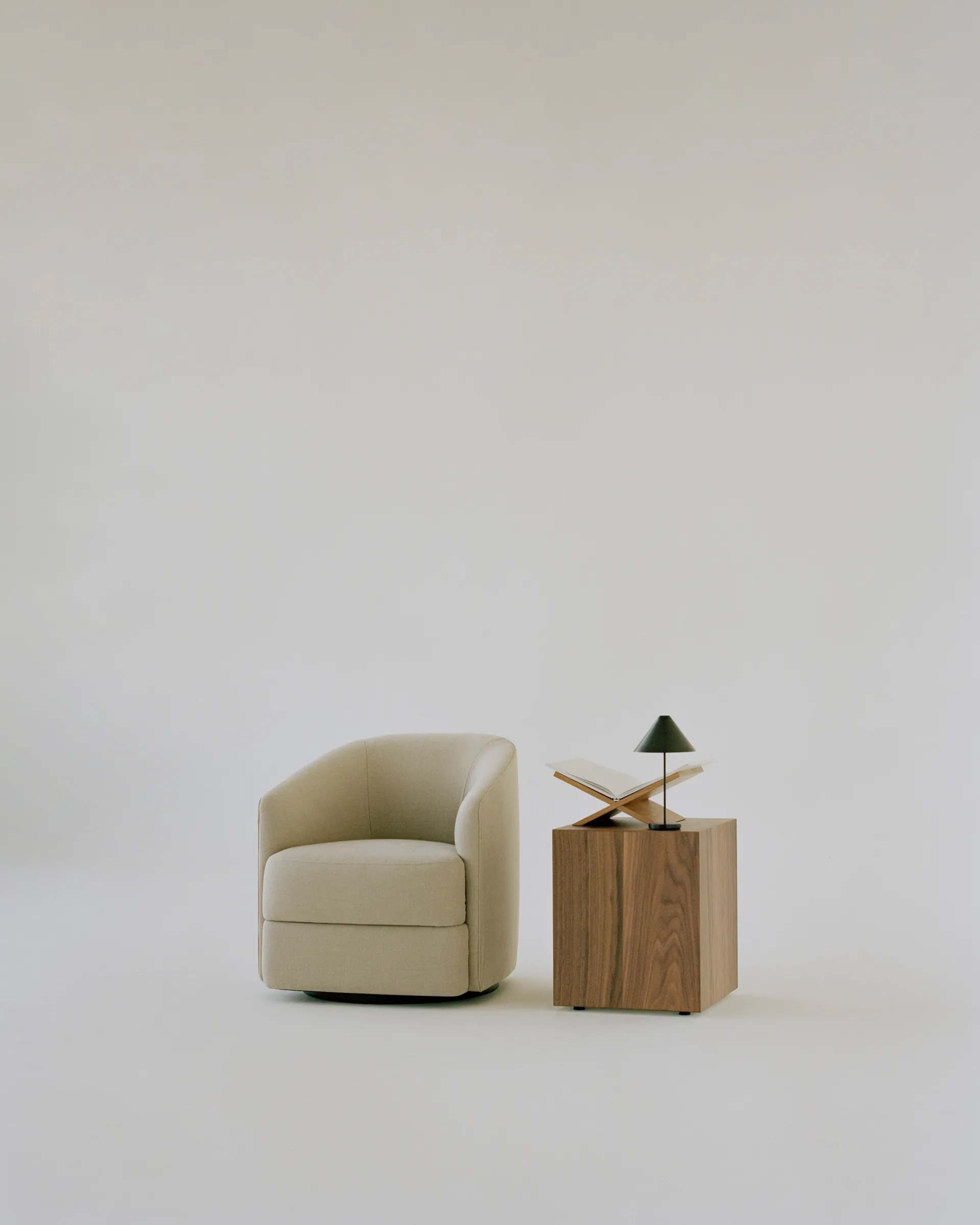 Mass sidobord 40x40x47 cm, Walnut New Works