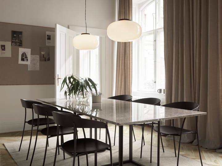 Missing karmstol, Svart ask New Works