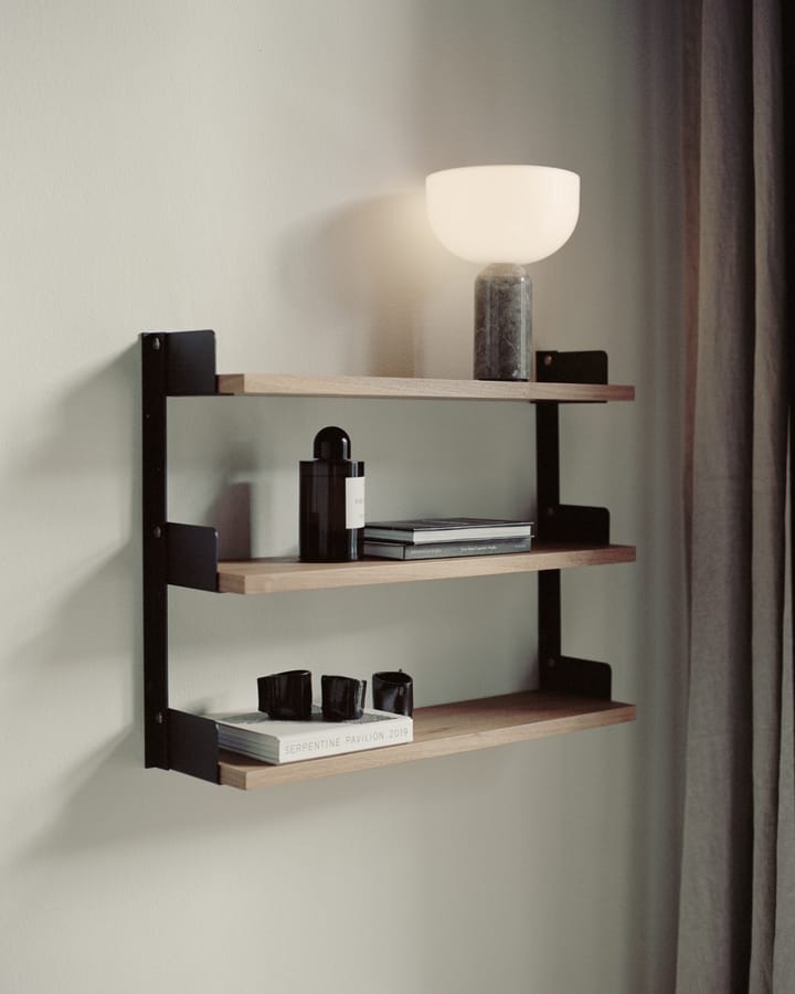 New Works Tea Shelf vägghängd hylla 46x62,5 cm, Valnöt New Works