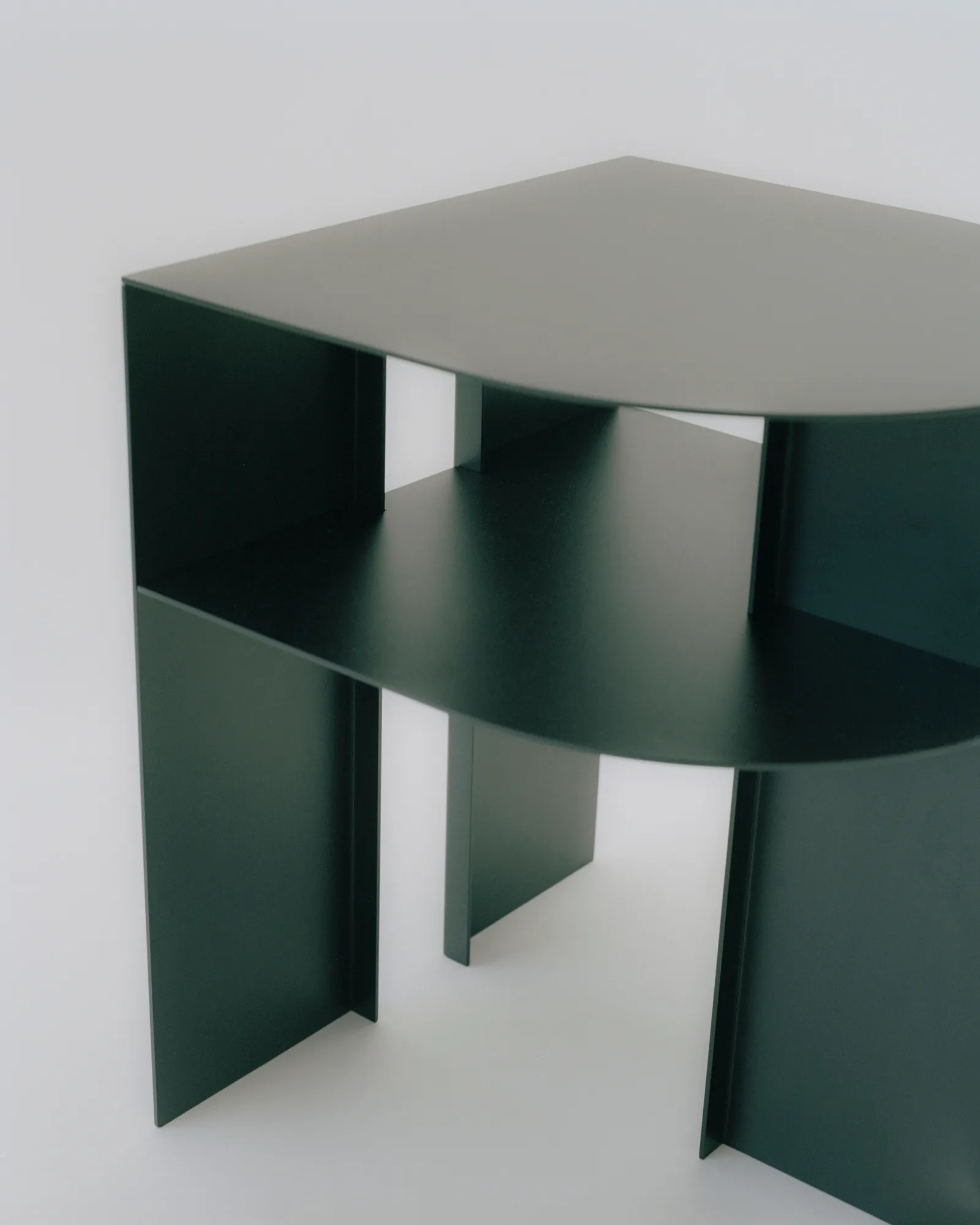 Rand sidobord, Black New Works