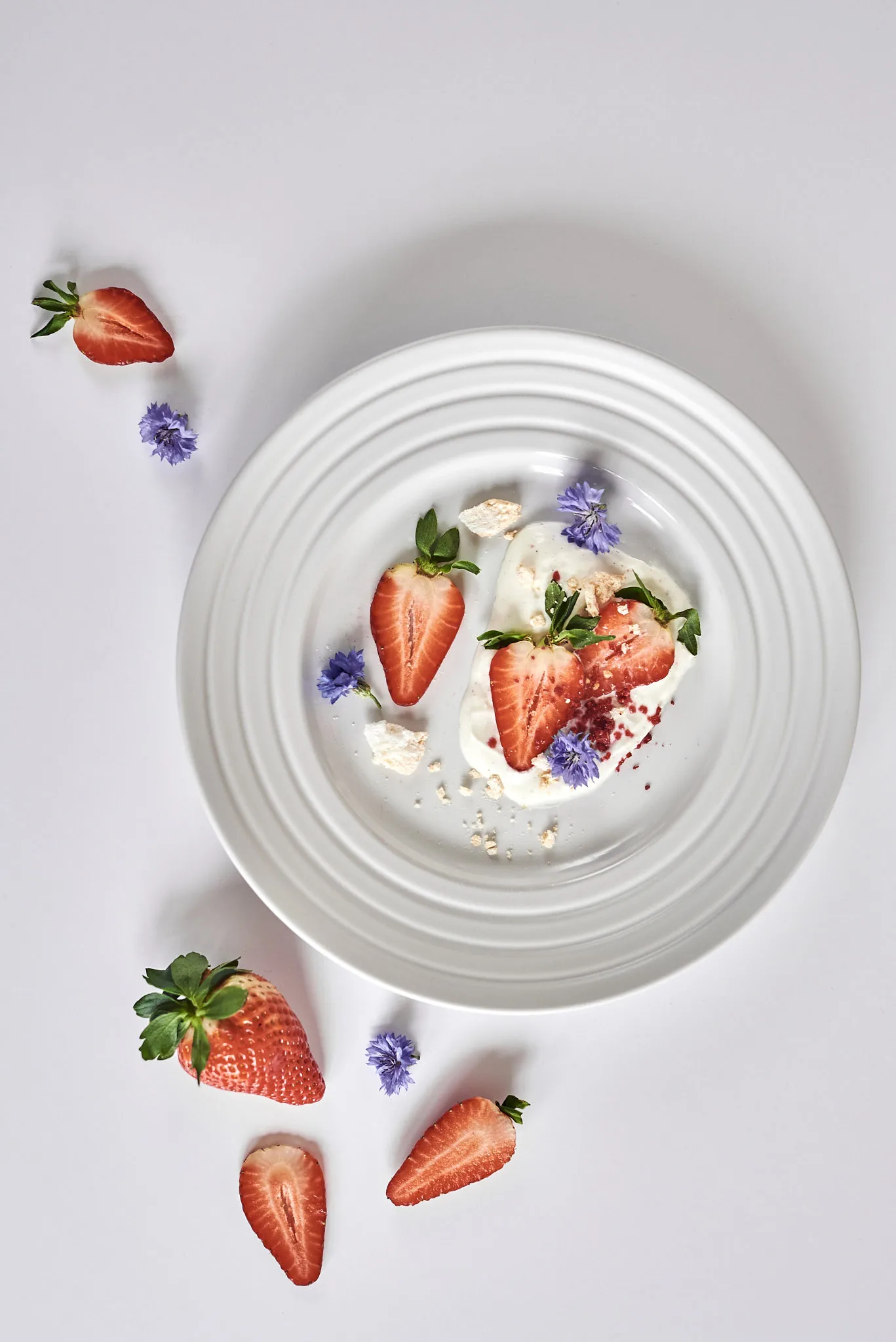 Lines tallrik Ø27 cm, Vit NJRD