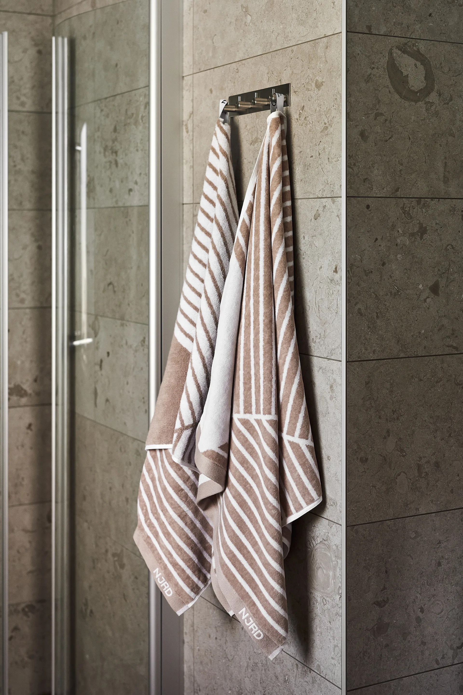 Stripes badhandduk 70x140 cm, Beige NJRD