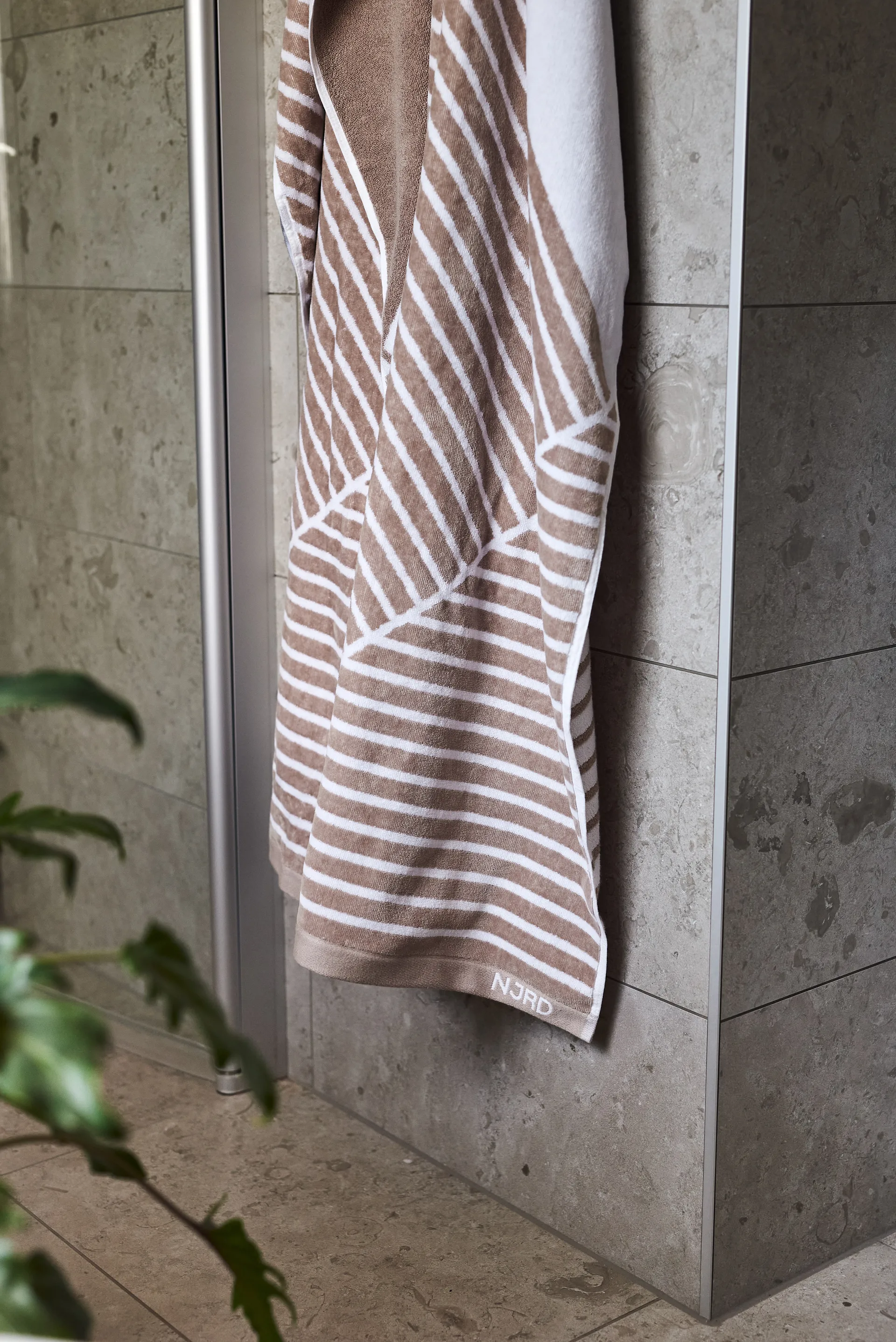 Stripes badhandduk 70x140 cm, Beige NJRD