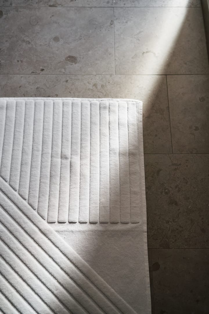 Stripes badrumsmatta 50x90 cm, Vit NJRD