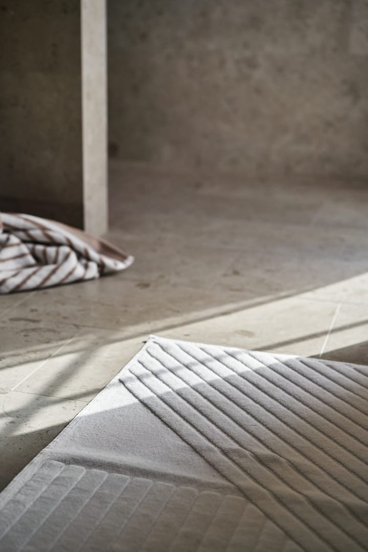 Stripes badrumsmatta 50x90 cm, Vit NJRD