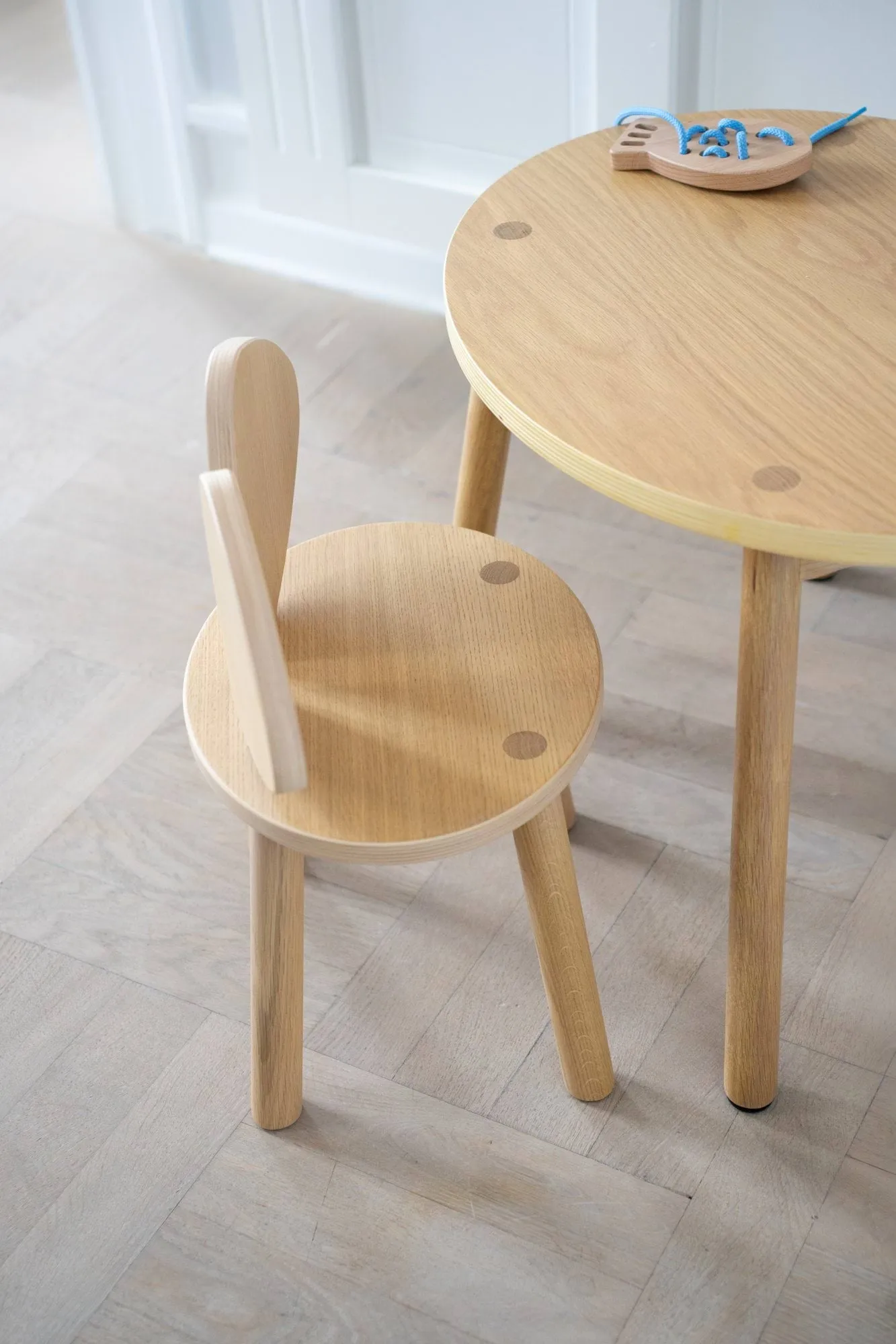 Mouse Chair barnstol, Ek Nofred