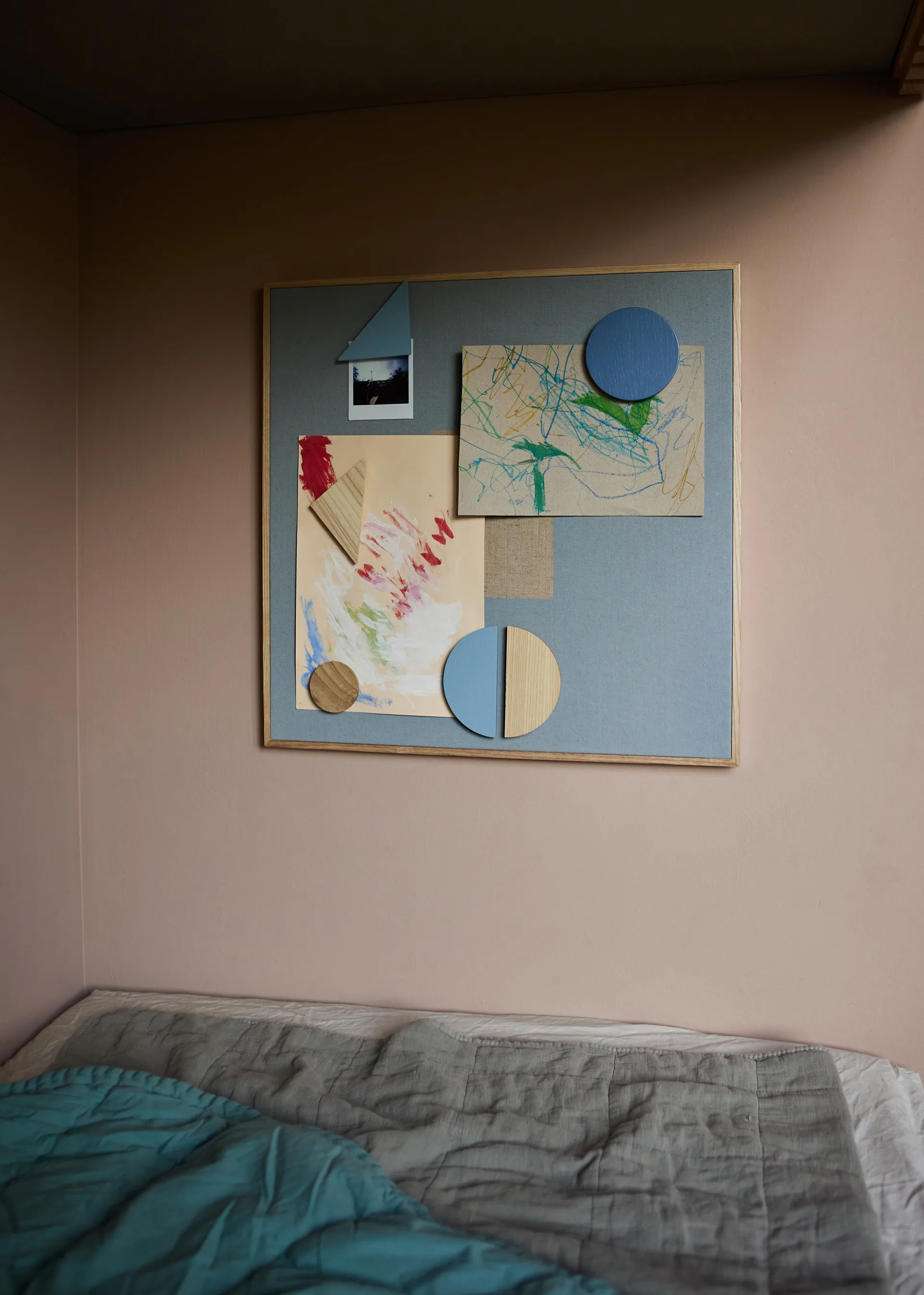 Noticeboard anslagstavla + 3 magneter, Blå Nofred