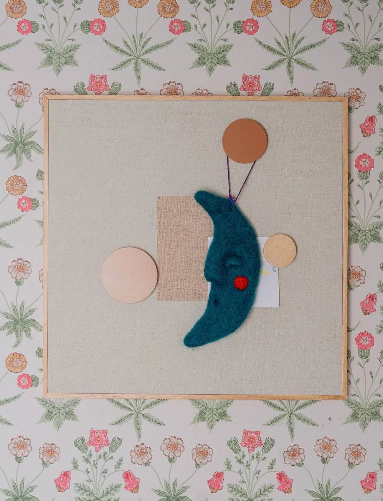 Noticeboard anslagstavla + 3 magneter, Sand Nofred
