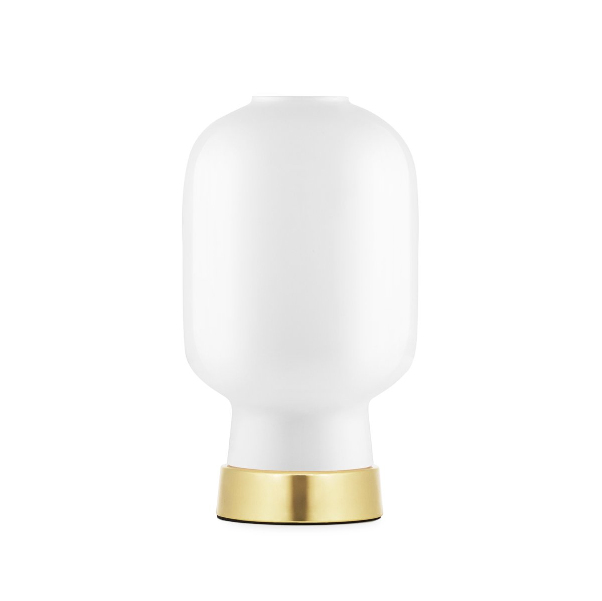 Normann Copenhagen Amp bordslampa Vit-mässing | Skandinavisk Design | Bordslampor | Vit