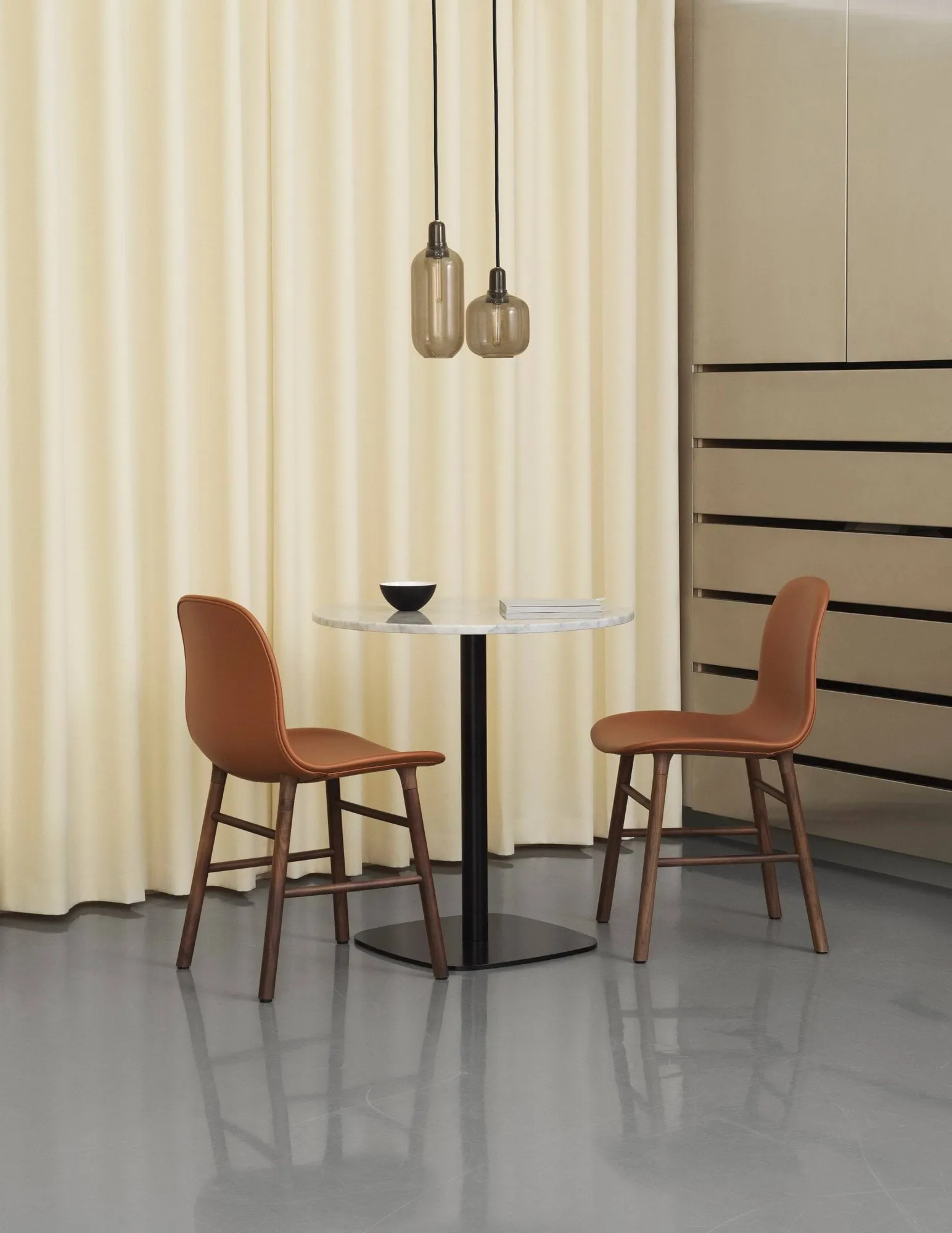 Amp lampa liten, grå-svart Normann Copenhagen