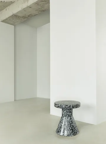 Bit Cone rund pall - Svart-vit, Ø36x42 cm - Normann Copenhagen