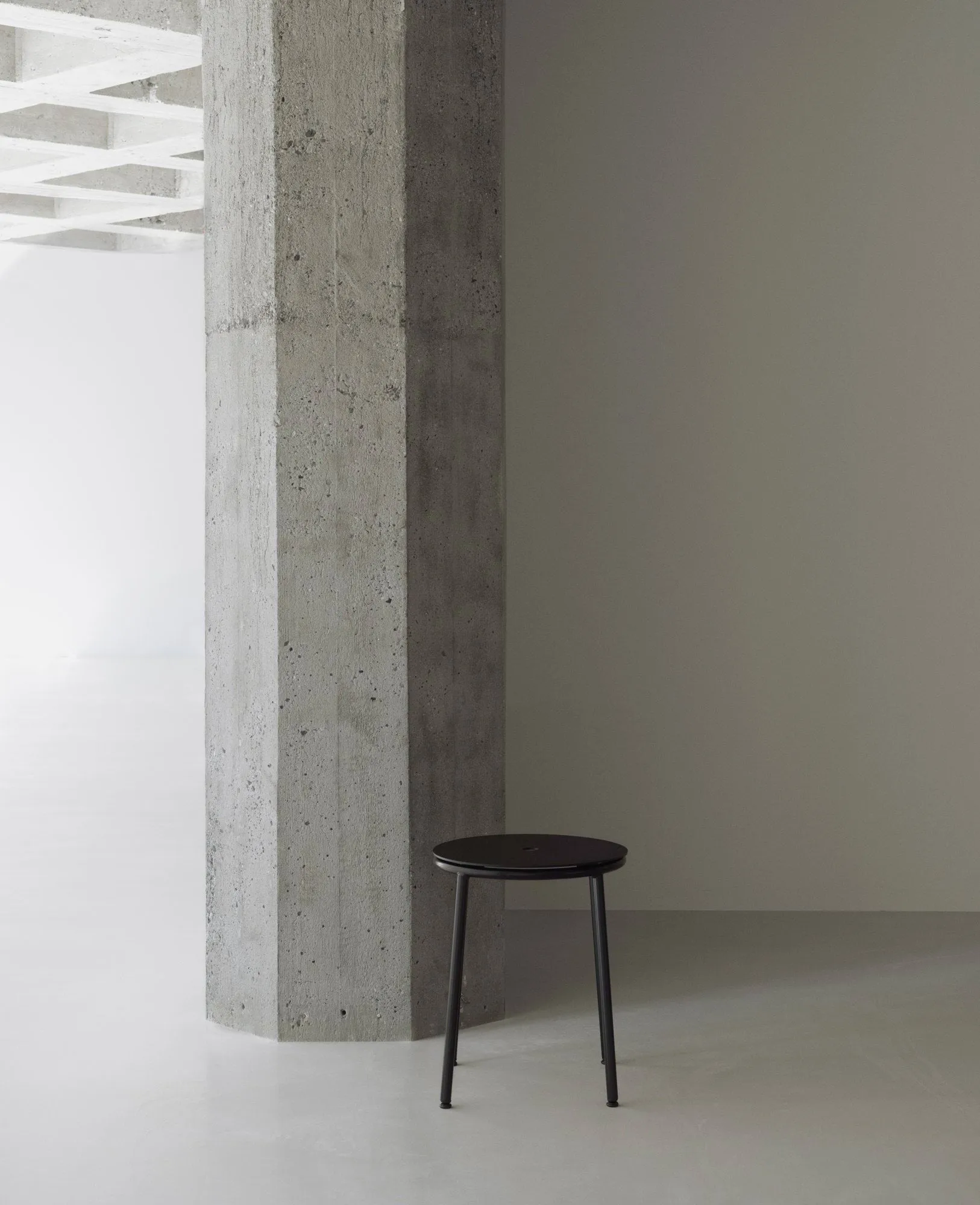 Circa pall 45 cm, Svart ek Normann Copenhagen